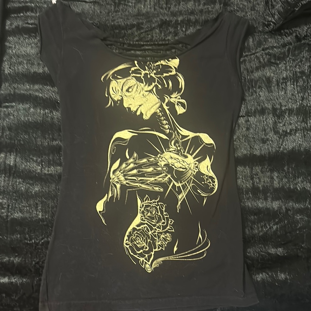 Gold Graphic Black Cap Sleeve Fitted Tee